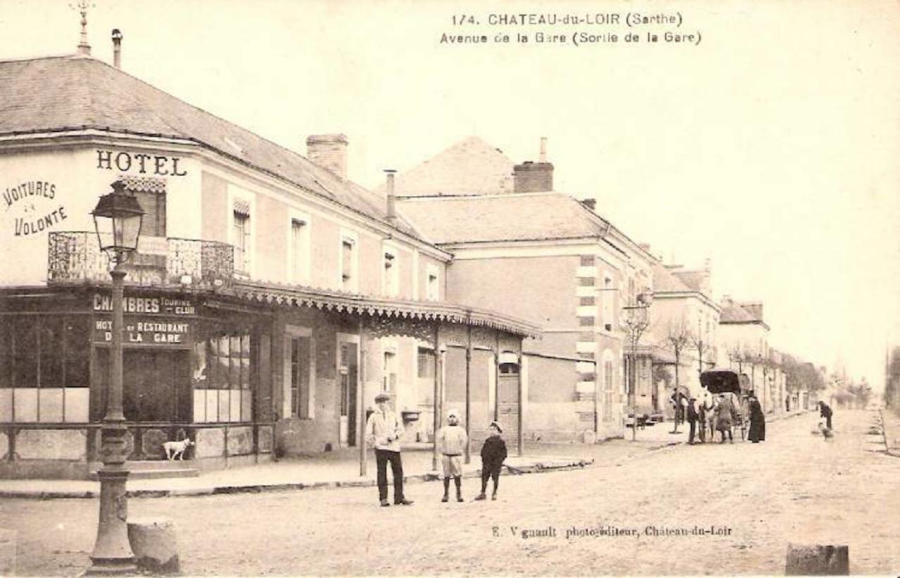 Hotel De La Gare Chateau-du-Loir Ngoại thất bức ảnh