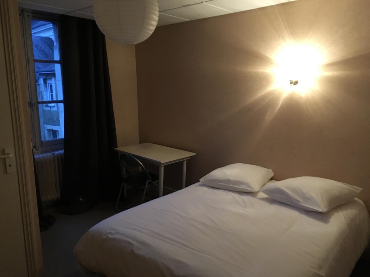 Hotel De La Gare Chateau-du-Loir Ngoại thất bức ảnh